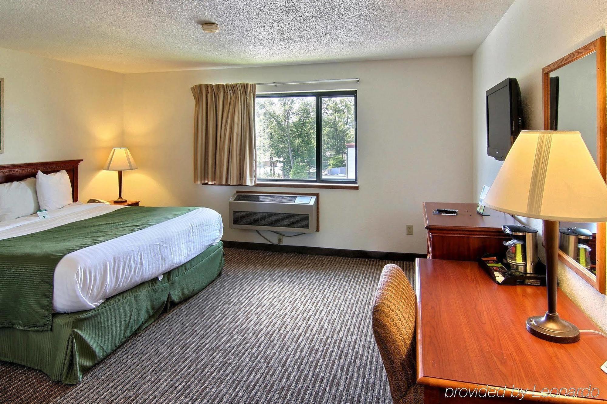 Days Inn & Suites By Wyndham Traverse City Habitación foto